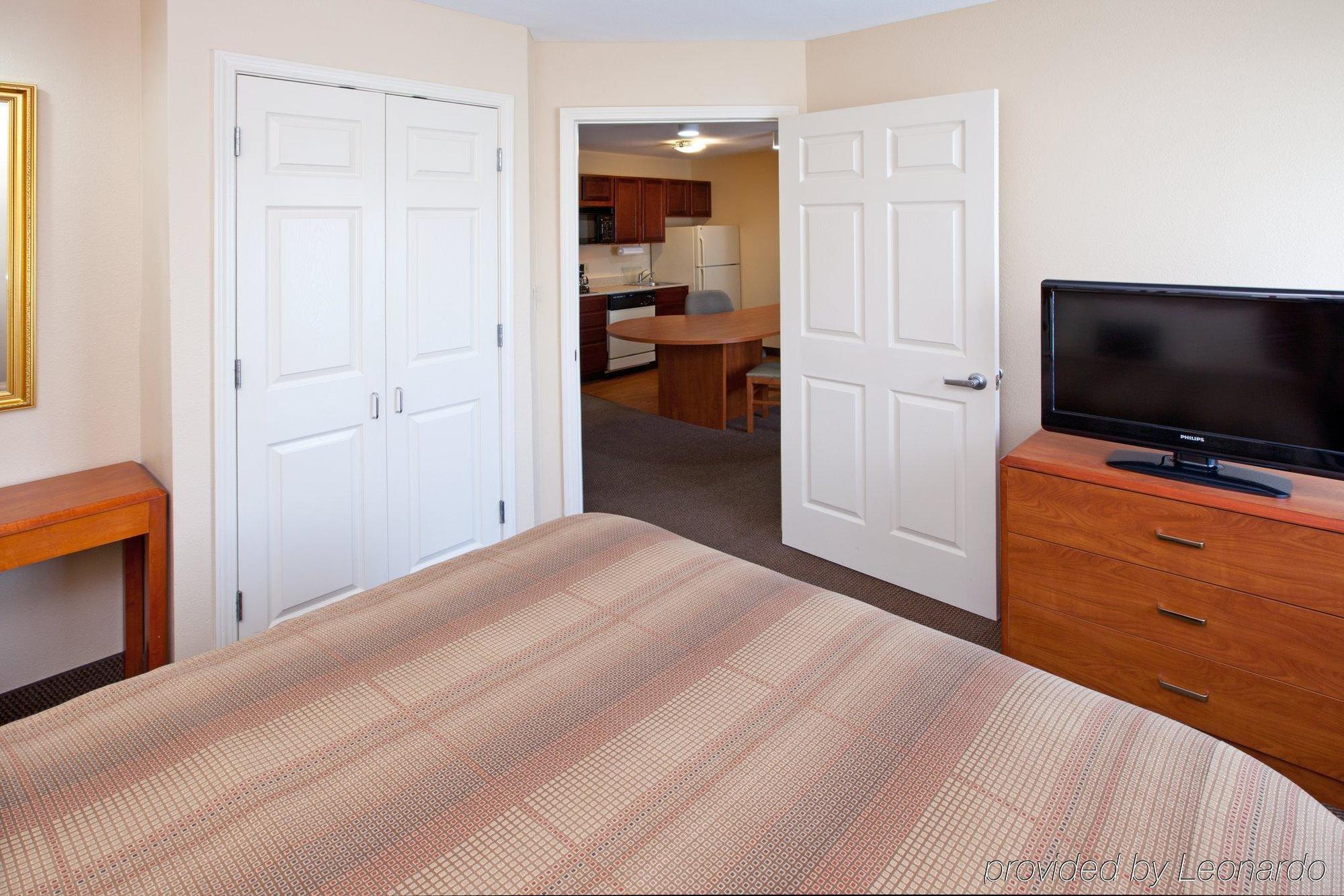 Candlewood Suites Louisville Airport By Ihg Bagian luar foto