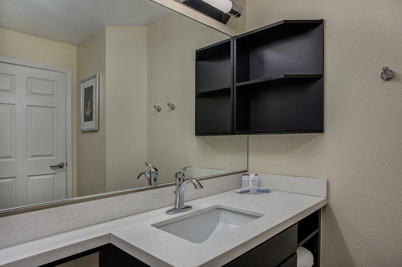 Candlewood Suites Louisville Airport By Ihg Bagian luar foto