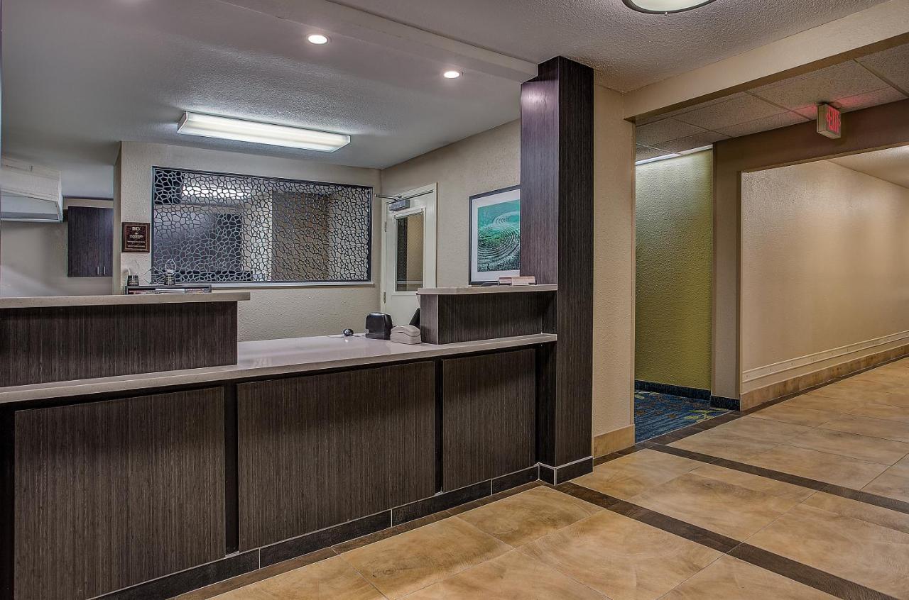 Candlewood Suites Louisville Airport By Ihg Bagian luar foto